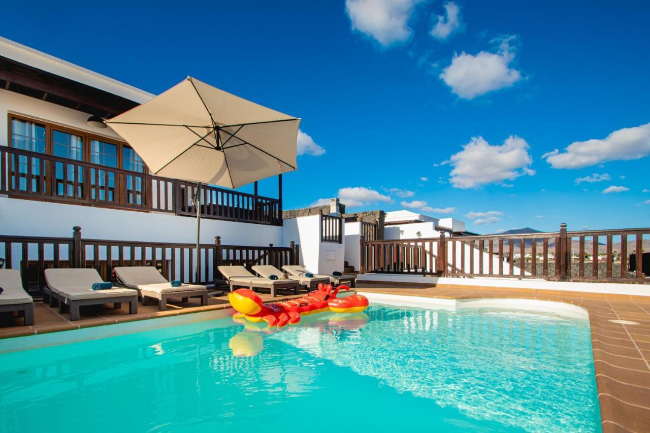 Villa Vista Rey - 6 Bedroom - Heated Pool - Amazing Views - Pool Table - Vista Lobos - Playa Blanca Playa Blanca (Lanzarote) Exterior foto